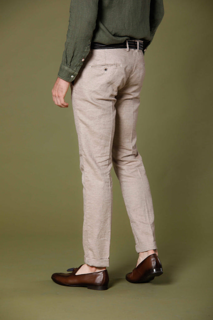 Image 3 of men's linen and cotton stucco-colored chino pants with houndstooth pattern Torino Style model by Mason's