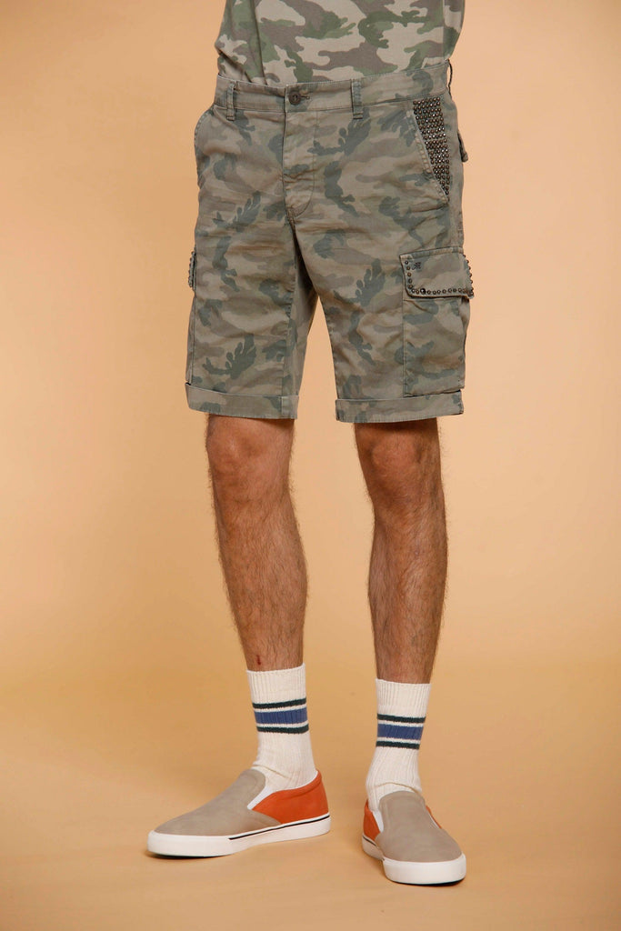 Chile man cargo bermuda in cotton with camouflage pattern and studs regular