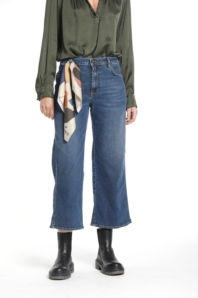 Image 1 of woman's 5-pocket pants in stretch denim navy blue model Samantha by Mason's 